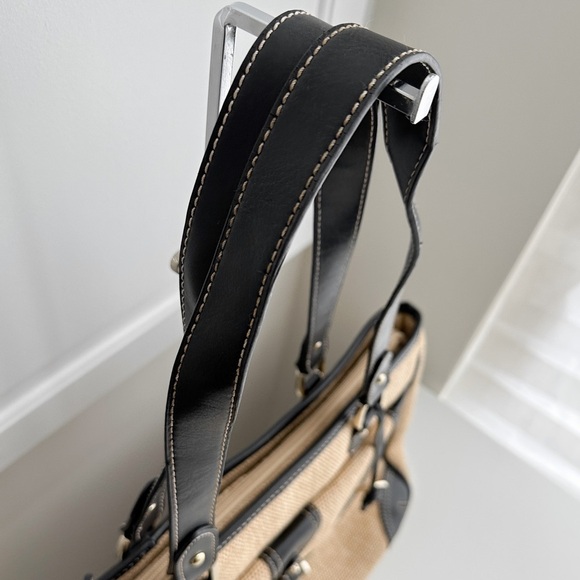 Brand New Etienne Aigner Cream Shoulder Handbag - Picture 5 of 9